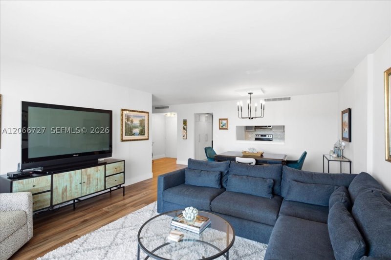 Condo for sale at Commodore Club South 1207