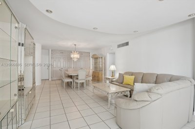 Carriage Club North Apt #424