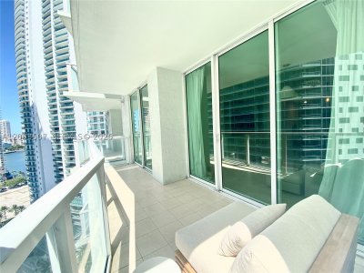Alquiler de apartamento en Emerald Brickell 2004