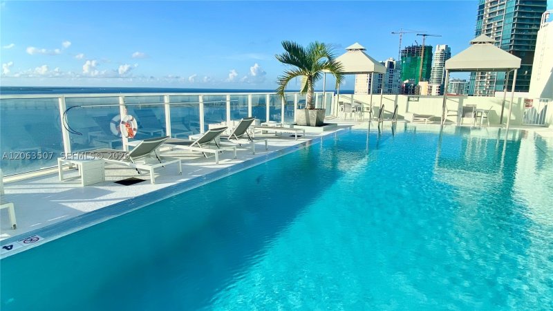 Alquiler de apartamento en Emerald Brickell 2004