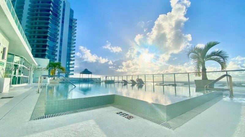 Alquiler de apartamento en Emerald Brickell 2004
