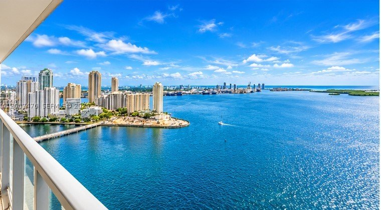 Condo for sale at Mark on Brickell 3211