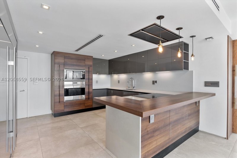 Apartment for rent at Bal Harbour 101 Condo 902