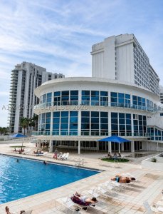 Comprar apartamento en Castle Beach Club CU26