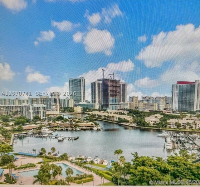 Apartment for rent at Olympus Towers 622