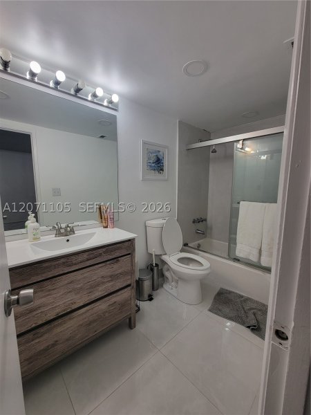 Apartment for rent at Ocean View 1207
