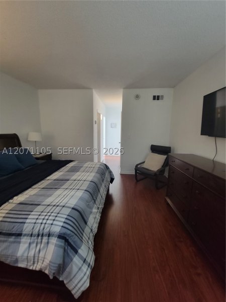 Apartment for rent at Ocean View 1207