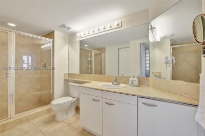 Aluguel de apartamento no 2080 Ocean Drive 1102
