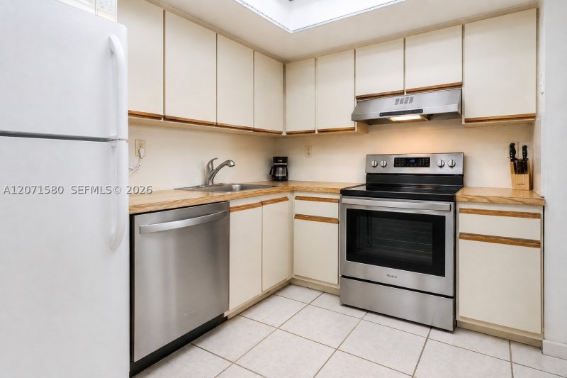 Condo for sale at Parc Plaza 5D