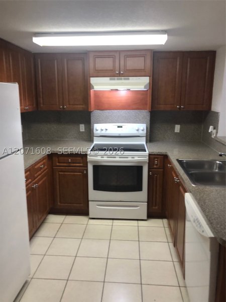 Condo for sale at Diamond Tower 802
