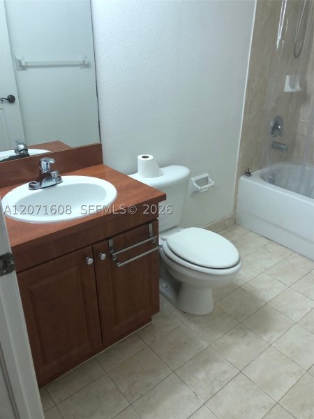 Condo for sale at Diamond Tower 802