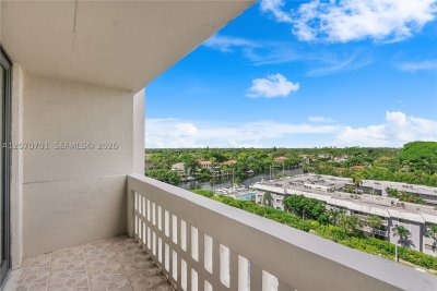 Comprar apartamento no Gables Waterway Towers 917