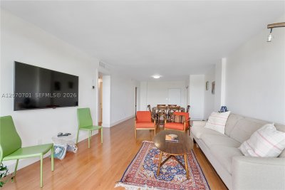 Comprar apartamento no Gables Waterway Towers 917