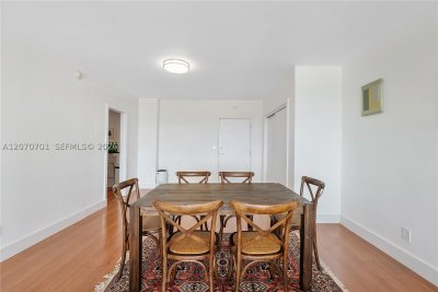 Comprar apartamento no Gables Waterway Towers 917