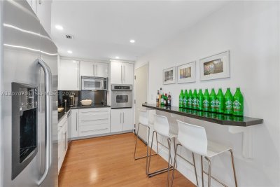 Comprar apartamento no Gables Waterway Towers 917