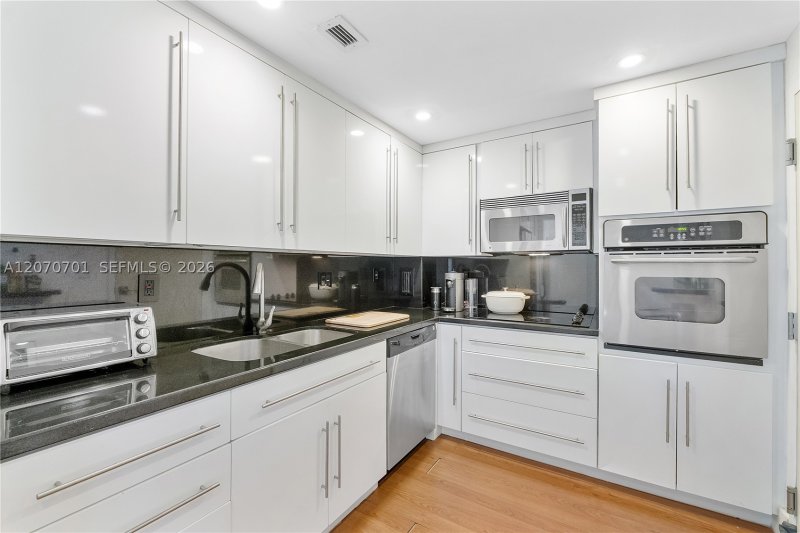 Condo for sale at Gables Waterway Towers 917