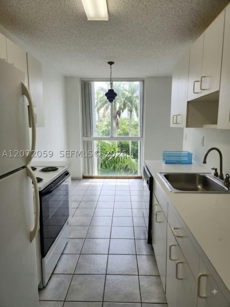 Condo for sale at West Bay Plaza 506