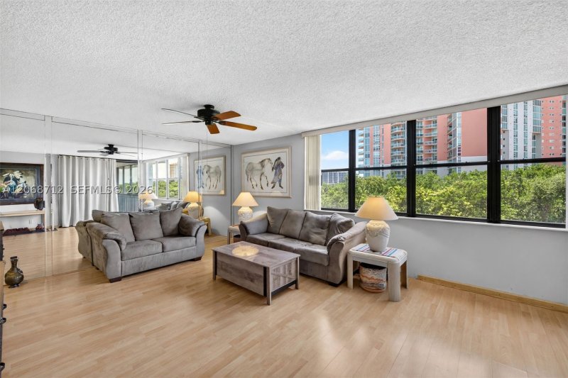 Condo for sale at Southview at Aventura 5H-B