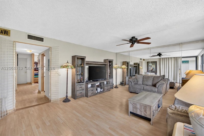 Condo for sale at Southview at Aventura 5H-B