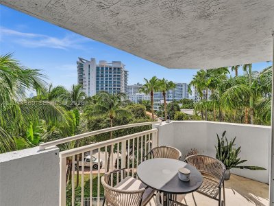 Comprar apartamento no Bayview Plaza 408