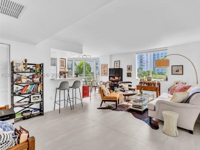 Comprar apartamento no Bayview Plaza 408