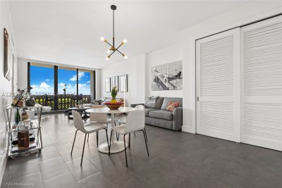 Comprar apartamento no Gables Waterway Towers PH11