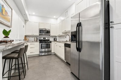 Comprar apartamento no Gables Waterway Towers PH11