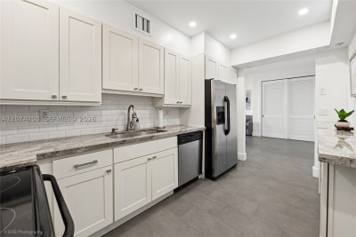 Comprar apartamento no Gables Waterway Towers PH11