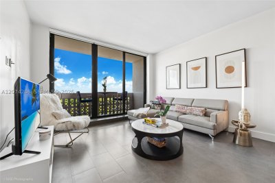 Comprar apartamento no Gables Waterway Towers PH11