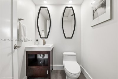 Comprar apartamento no Gables Waterway Towers PH11