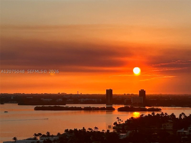Apartment for rent at Grandview Palace PH206
