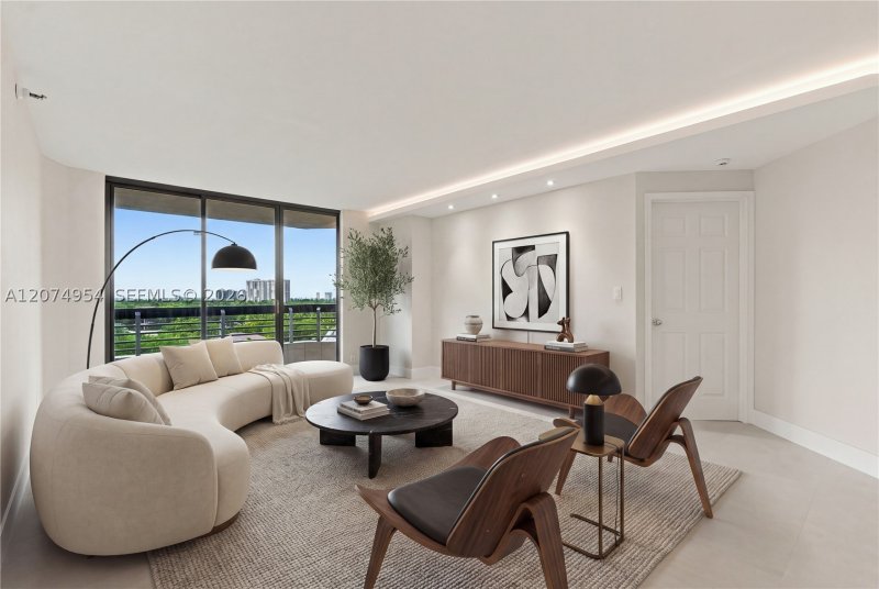 Condo for sale at Mystic Pointe 500 808