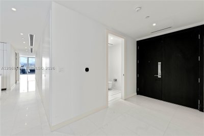 Comprar apartamento no Aston Martin Residences 4404