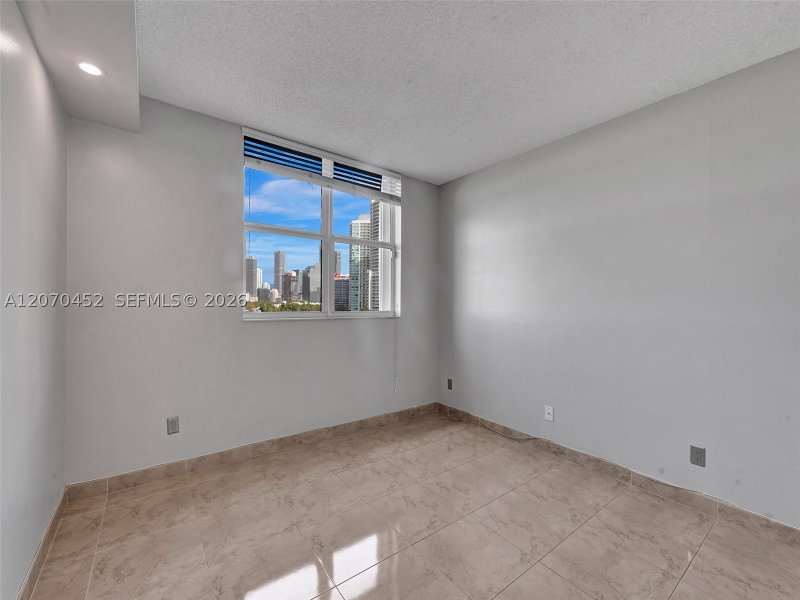 Condo for sale at Metropolitan at Brickell 804