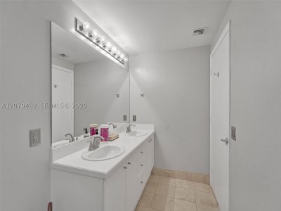 Comprar apartamento en Metropolitan at Brickell 804