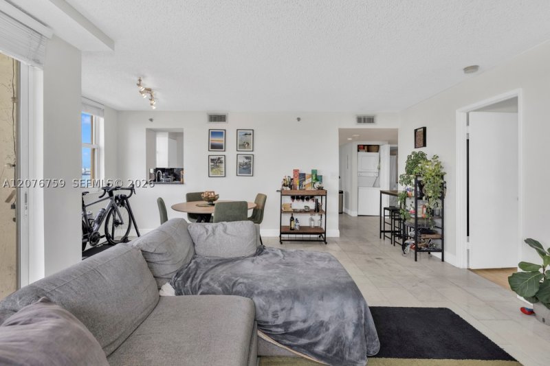 Condo for sale at Isola Brickell Key 601