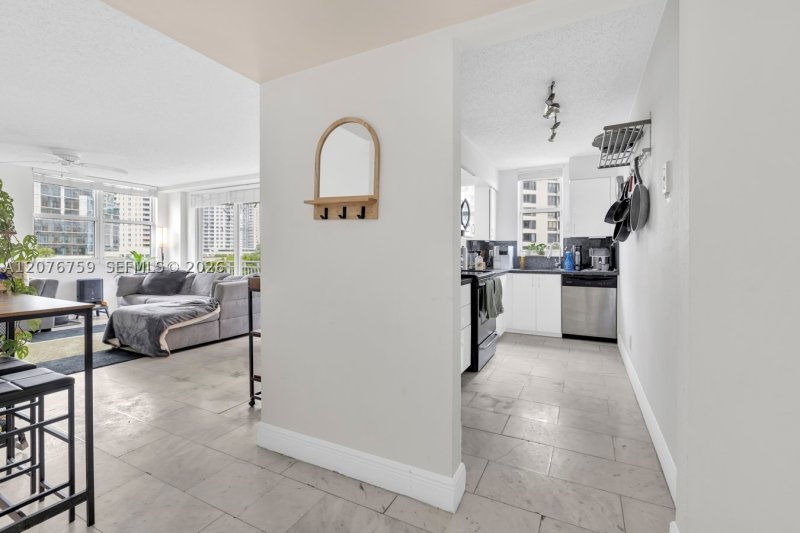 Condo for sale at Isola Brickell Key 601