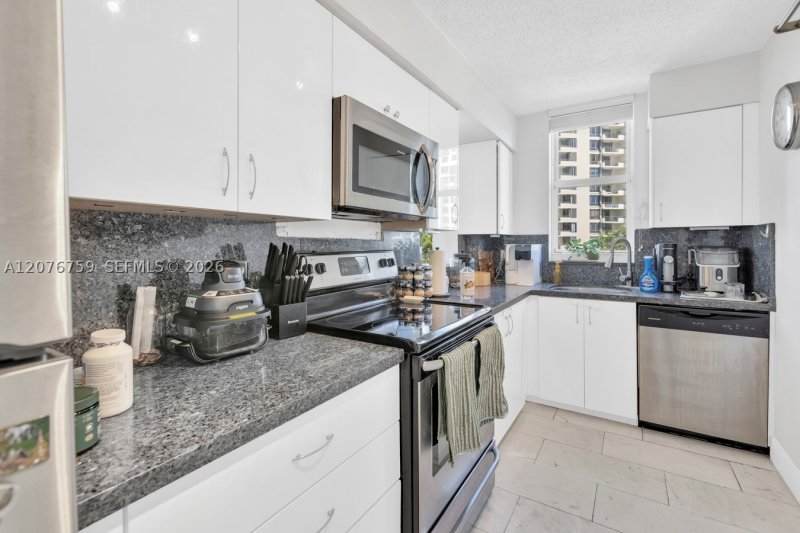 Condo for sale at Isola Brickell Key 601