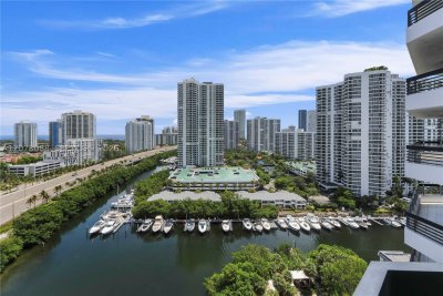 Comprar apartamento en Mystic Pointe 600 1911