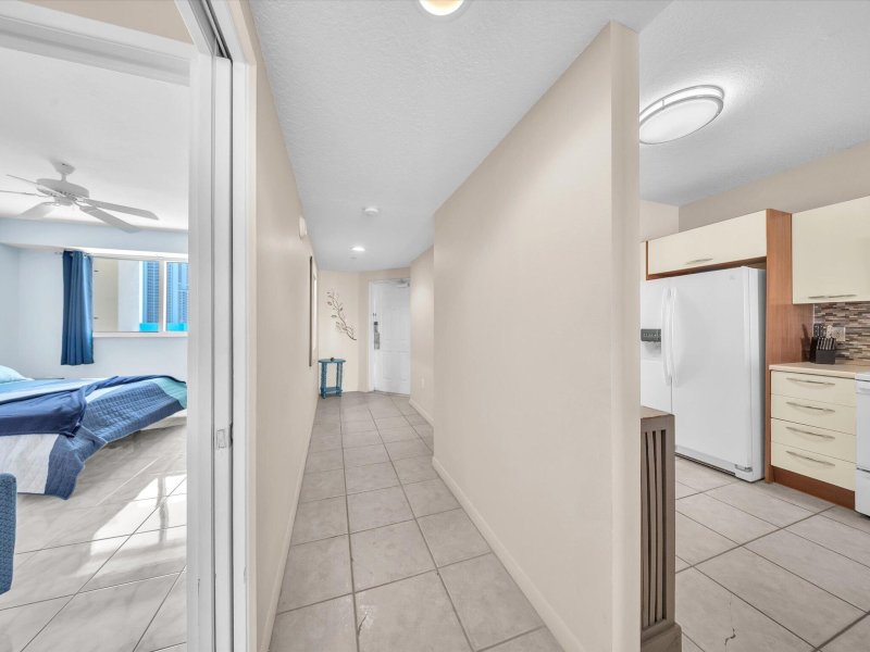Condo for sale at Marina Bay Club 707