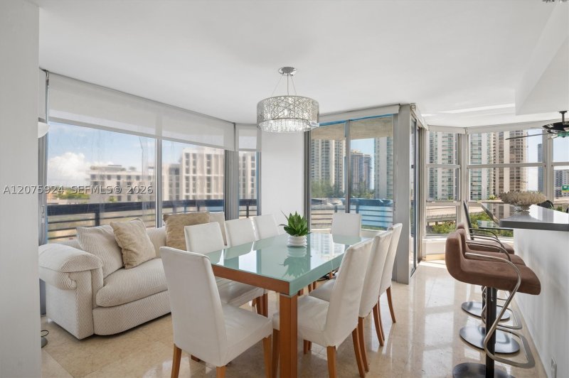Comprar apartamento en Mystic Pointe 400 805