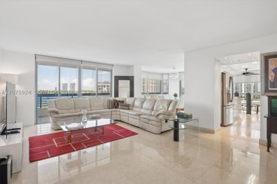 Comprar apartamento en Mystic Pointe 400 805