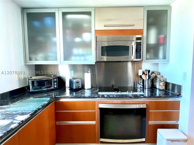 Aluguel de apartamento no Bentley Bay South 1604