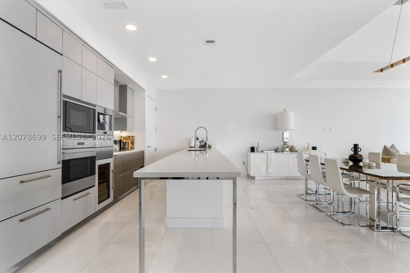 Comprar apartamento en Chateau Beach Residences 2203