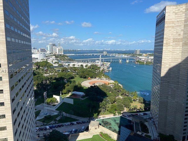 Apartment for rent at One Miami East Tower 2914
