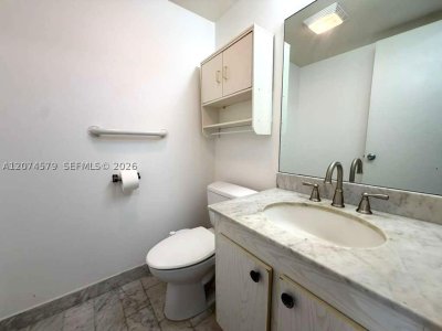 Aluguel de apartamento no Britannia at Quadomain 602