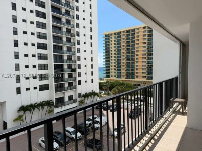 Aluguel de apartamento no Britannia at Quadomain 602