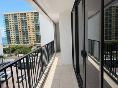 Aluguel de apartamento no Britannia at Quadomain 602