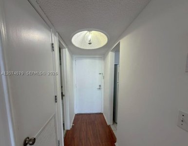 Aluguel de apartamento no Britannia at Quadomain 602