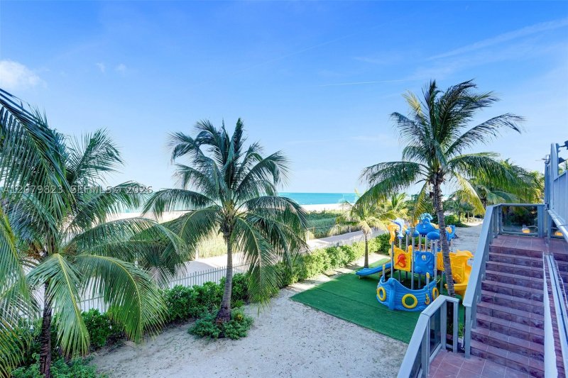 Condo for sale at Maison Grande 534